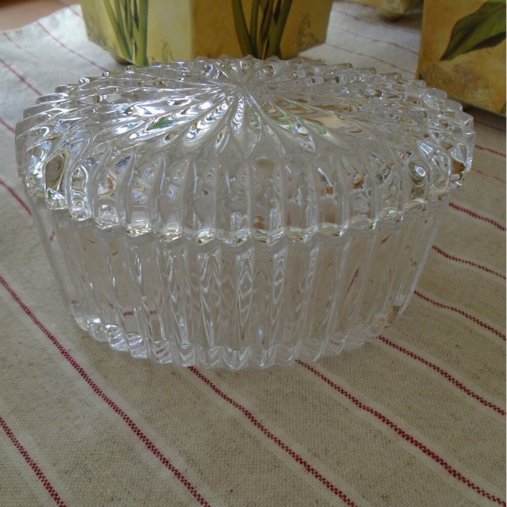 Lead Crystal Glass Trinket Box Oval Shape Starburst Design 4.5" x 2.25"  3574